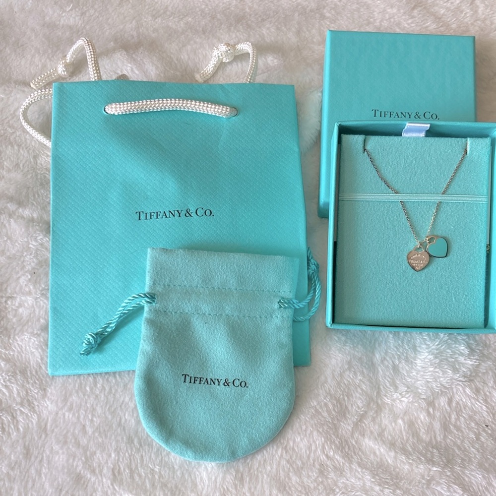 Tiffany&co sterling silver double heart pendant w/chain
